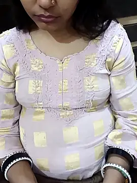 Snapshot of Diya_143 chatting on February 17, 3:09 pm Diya 143 online show from February 17, 3:09 pm