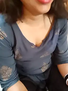 Snapshot of Diya_143 chatting on February 21, 11:01 am Diya 143 online show from February 21, 11:01 am