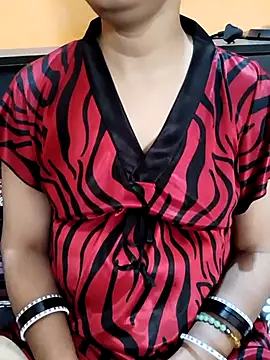 Snapshot of Diya_143 chatting on February 23, 7:55 am Diya 143 online show from February 23, 7:55 am
