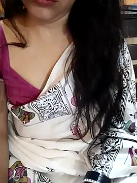 Snapshot of Diya_143 chatting on February 24, 10:59 am Diya 143 online show from February 24, 10:59 am