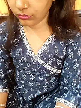 Snapshot of Diya_143 chatting on February 25, 8:36 am Diya 143 online show from February 25, 8:36 am