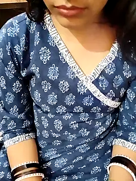 Snapshot of Diya_143 chatting on March 1, 11:17 am Diya 143 online show from March 1, 11:17 am