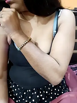 Snapshot of Diya_143 chatting on March 5, 3:29 pm Diya 143 online show from March 5, 3:29 pm