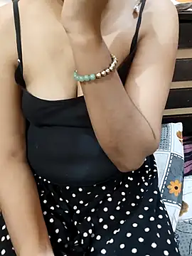Snapshot of Diya_143 chatting on March 6, 11:03 am Diya 143 online show from March 6, 11:03 am