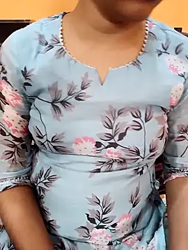 Snapshot of Diya_143 chatting on March 8, 8:22 am Diya 143 online show from March 8, 8:22 am
