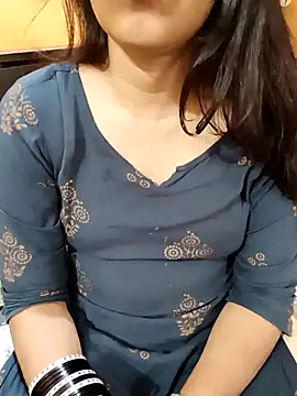 Snapshot of Diya_143 chatting on March 17, 12:04 pm Diya 143 online show from March 17, 12:04 pm