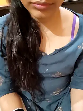 Snapshot of Diya_143 chatting on March 17, 9:13 pm Diya 143 online show from March 17, 9:13 pm