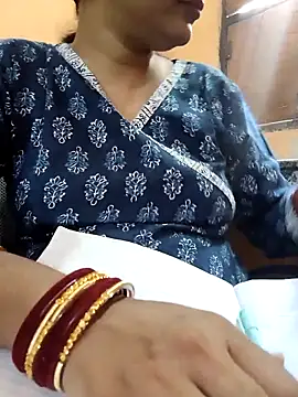 Snapshot of Diya_143 chatting on September 24, 3:32 am Diya 143 online show from September 24, 3:32 am