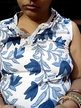 Snapshot of Diya_143 chatting on October 6, 8:39 pm Diya 143 online show from October 6, 8:39 pm