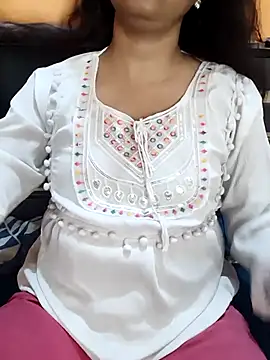 Snapshot of Diya_143 chatting on October 8, 6:33 am Diya 143 online show from October 8, 6:33 am