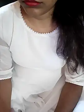 Snapshot of Diya_143 chatting on October 9, 10:02 am Diya 143 online show from October 9, 10:02 am