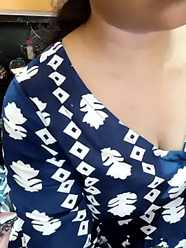 Snapshot of Diya_143 chatting on October 31, 8:48 am Diya 143 online show from October 31, 8:48 am