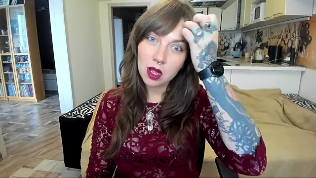 StacyTigerr online show from October 2, 8:32 am