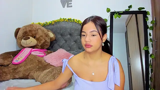 Snapshot of AnahiRivera chatting on October 13, 10:59 am AnahiRivera online show from October 13, 10:59 am