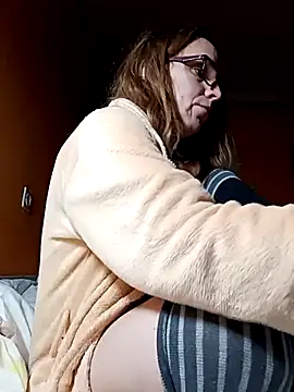 Dettybitch40 online show from October 29, 6:15 am