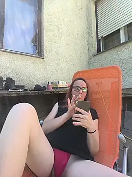 Dettybitch40 online show from May 3, 12:22 pm