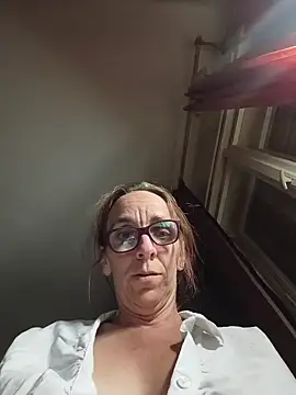 Dettybitch40 online show from May 13, 6:38 pm