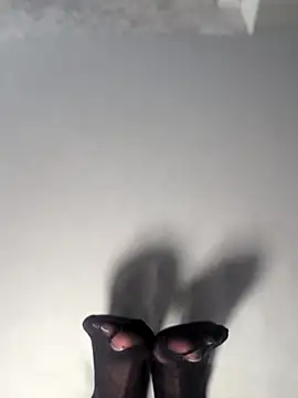 GangBangKitty online show from April 18, 3:38 pm