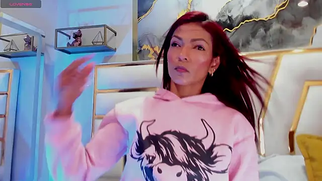 HannaPetit online show from February 6, 7:06 pm