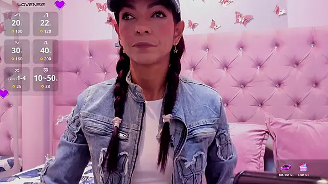 HannaPetit online show from April 3, 12:25 pm