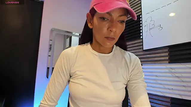 HannaPetit online show from May 8, 7:08 pm