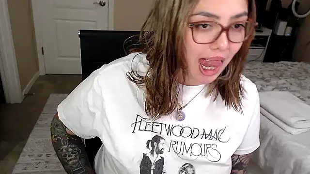 nativepumpkin95 online show from December 13, 3:05 am