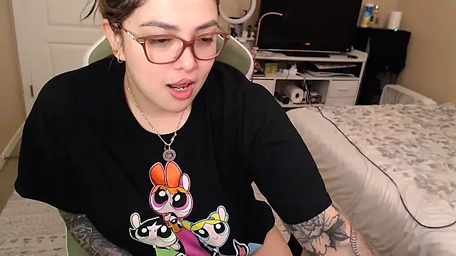nativepumpkin95 online show from December 23, 7:17 am