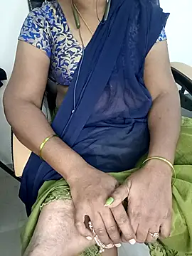 Snapshot of Tamil-hotwife chatting on February 6, 3:59 am Tamil-hotwife online show from February 6, 3:59 am