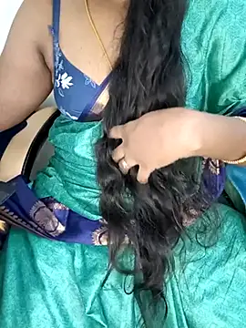 Snapshot of Tamil-hotwife chatting on February 12, 4:44 am Tamil-hotwife online show from February 12, 4:44 am