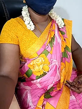 Snapshot of Tamil-hotwife chatting on March 6, 12:32 am Tamil-hotwife online show from March 6, 12:32 am