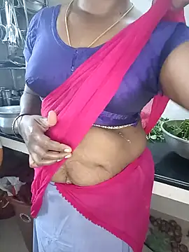 Snapshot of Tamil-hotwife chatting on September 16, 4:57 am Tamil-hotwife online show from September 16, 4:57 am