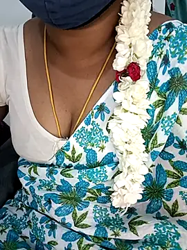 Snapshot of Tamil-hotwife chatting on April 18, 4:55 pm Tamil-hotwife online show from April 18, 4:55 pm