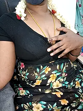 Snapshot of Tamil-hotwife chatting on April 23, 5:04 pm Tamil-hotwife online show from April 23, 5:04 pm