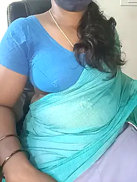 Snapshot of Tamil-hotwife chatting on April 28, 5:01 am Tamil-hotwife online show from April 28, 5:01 am
