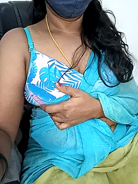 Snapshot of Tamil-hotwife chatting on May 3, 3:23 am Tamil-hotwife online show from May 3, 3:23 am