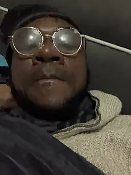 HugeTasty247 online show from June 22, 1:40 am
