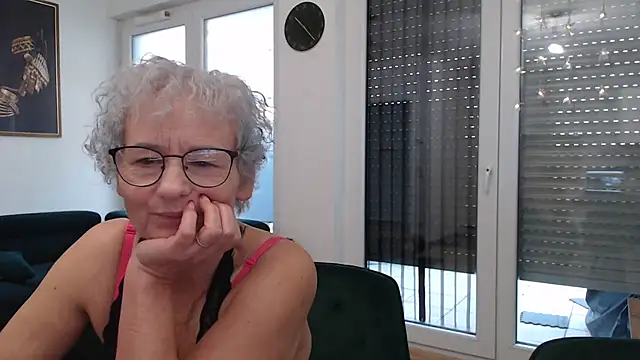 Snapshot of Hot_Ann52 chatting on January 20, 9:24 am Hot Ann52 online show from January 20, 9:24 am