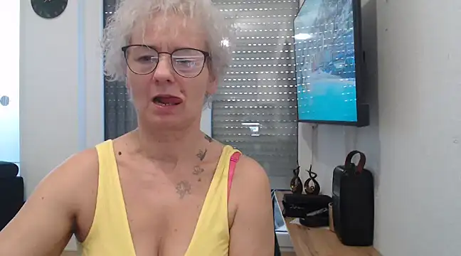 Snapshot of Hot_Ann52 chatting on February 4, 9:49 am Hot Ann52 online show from February 4, 9:49 am