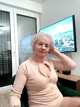 Snapshot of Hot_Ann52 chatting on February 13, 6:48 pm Hot Ann52 online show from February 13, 6:48 pm