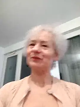Snapshot of Hot_Ann52 chatting on February 17, 10:18 am Hot Ann52 online show from February 17, 10:18 am