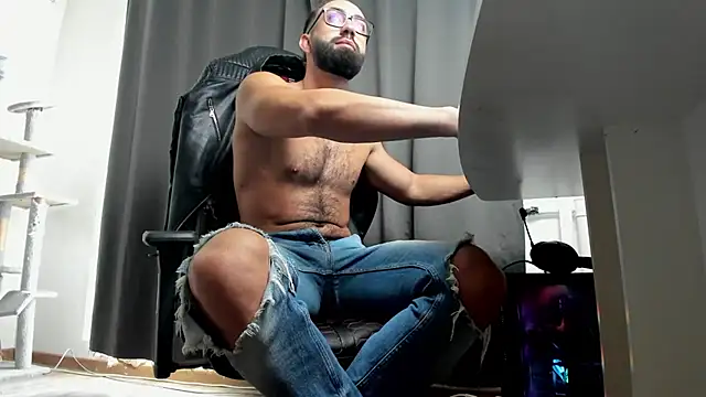 liamaesthetic online show from November 22, 8:57 am