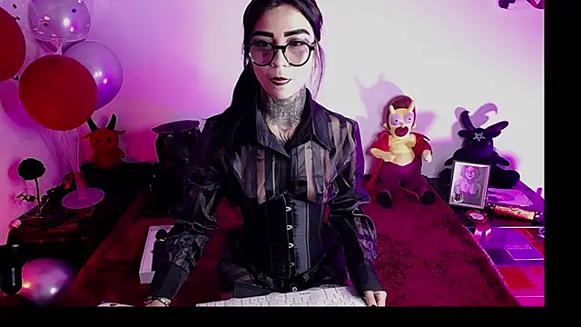 Snapshot of Ardat_Lili69 chatting on June 20, 6:16 am Ardat Lili69 online show from June 20, 6:16 am