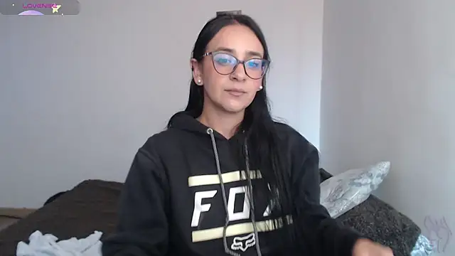 Snapshot of party2col chatting on March 5, 3:19 pm party2col online show from March 5, 3:19 pm