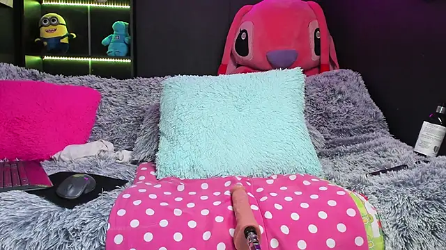 Snapshot of Emilyjhonson_01 chatting on January 24, 6:25 pm Emilyjhonson 01 online show from January 24, 6:25 pm