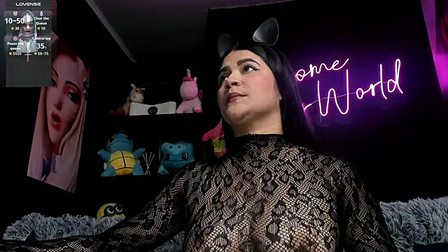 Snapshot of Emilyjhonson_01 chatting on October 18, 1:01 pm Emilyjhonson 01 online show from October 18, 1:01 pm