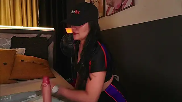Emilyjhonson 01 online show from May 5, 2:25 pm