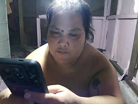 Snapshot of xxbigboootyxx chatting on September 19, 10:27 am xxbigboootyxx online show from September 19, 10:27 am