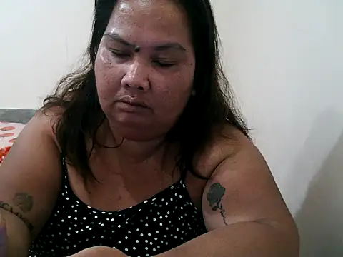Snapshot of xxbigboootyxx chatting on May 29, 2:26 pm xxbigboootyxx online show from May 29, 2:26 pm