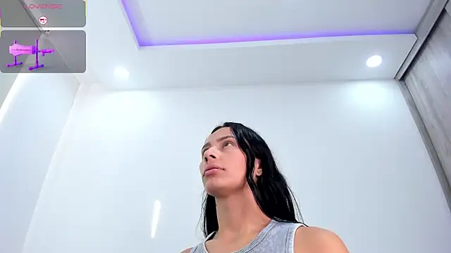 Snapshot of karlyn_angels chatting on April 18, 8:09 pm karlyn angels online show from April 18, 8:09 pm