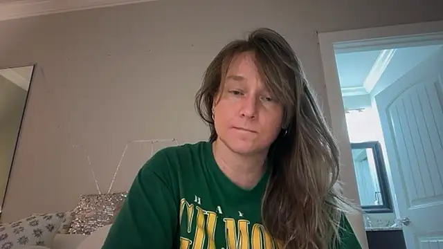 Snapshot of Vivian_MayXxX chatting on February 17, 12:29 am Vivian MayXxX online show from February 17, 12:29 am